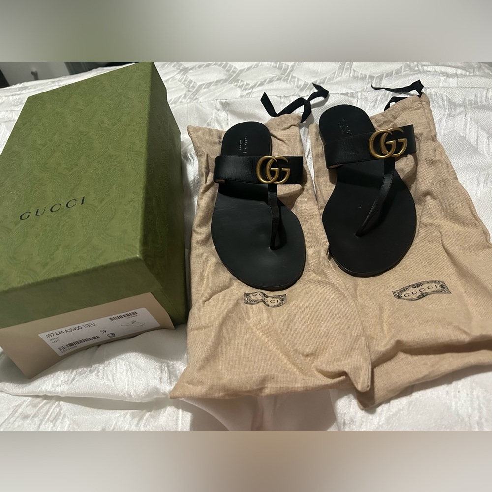 Gucci Women's Marmont Thong Sandals - Black Sandals Gold Hardware GOOD AS NEW - Picture 14 of 15